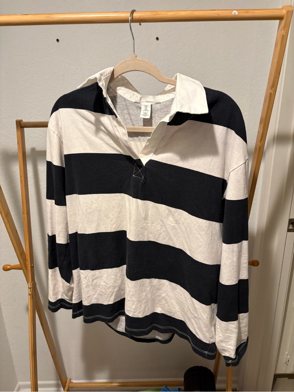 H&M Grey and White Collared Sweatshirt